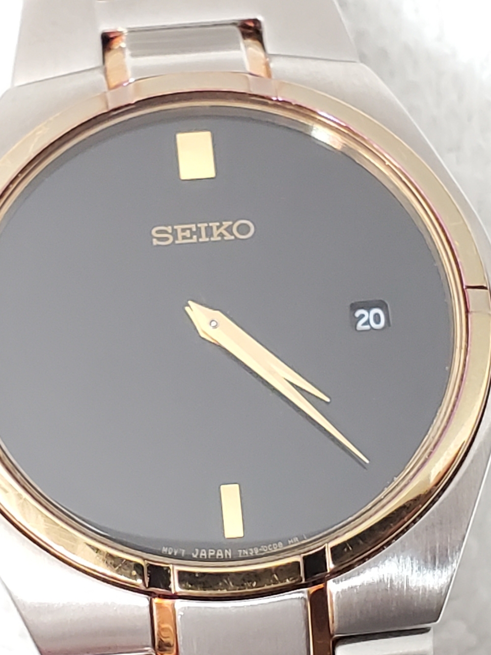 Vintage Seiko Two Tone Quartz Dress Watch 7N39-0BD0 Minimalist Black Dial Gilt